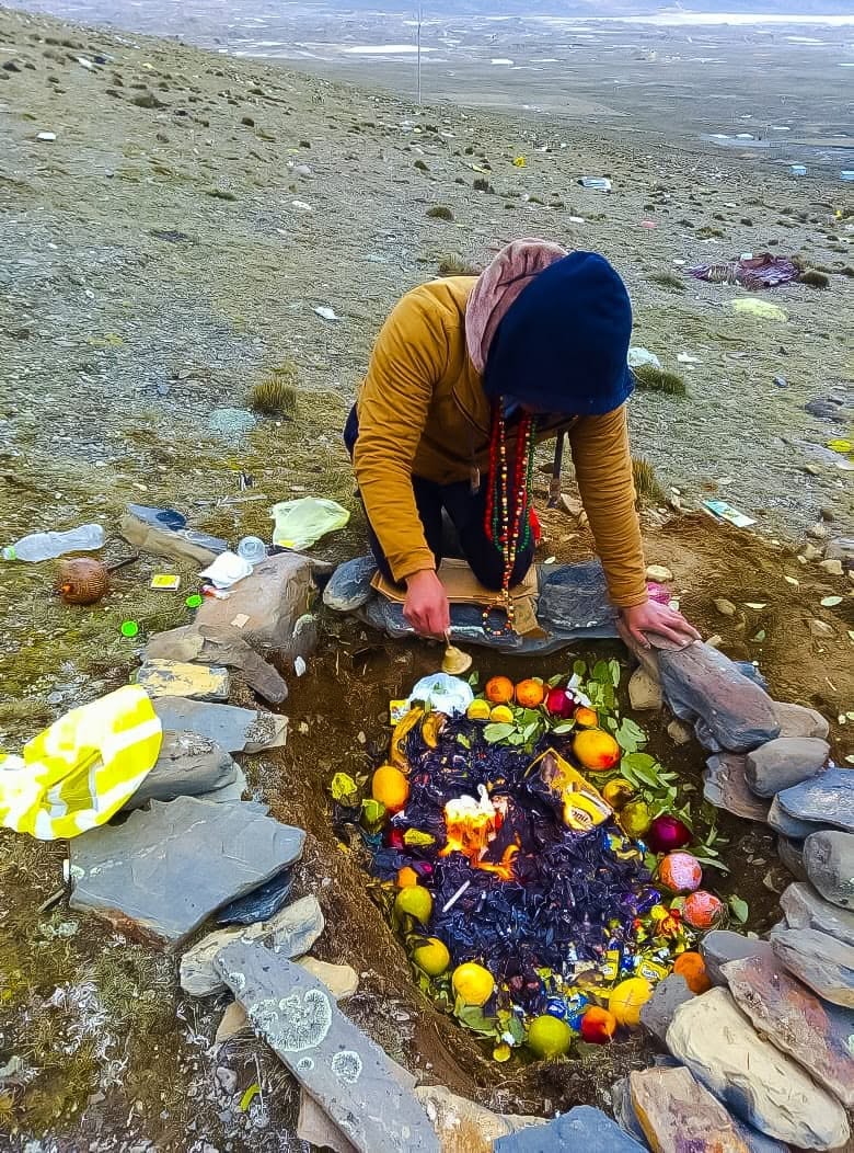 Ritual de florecimiento en la puna peruana